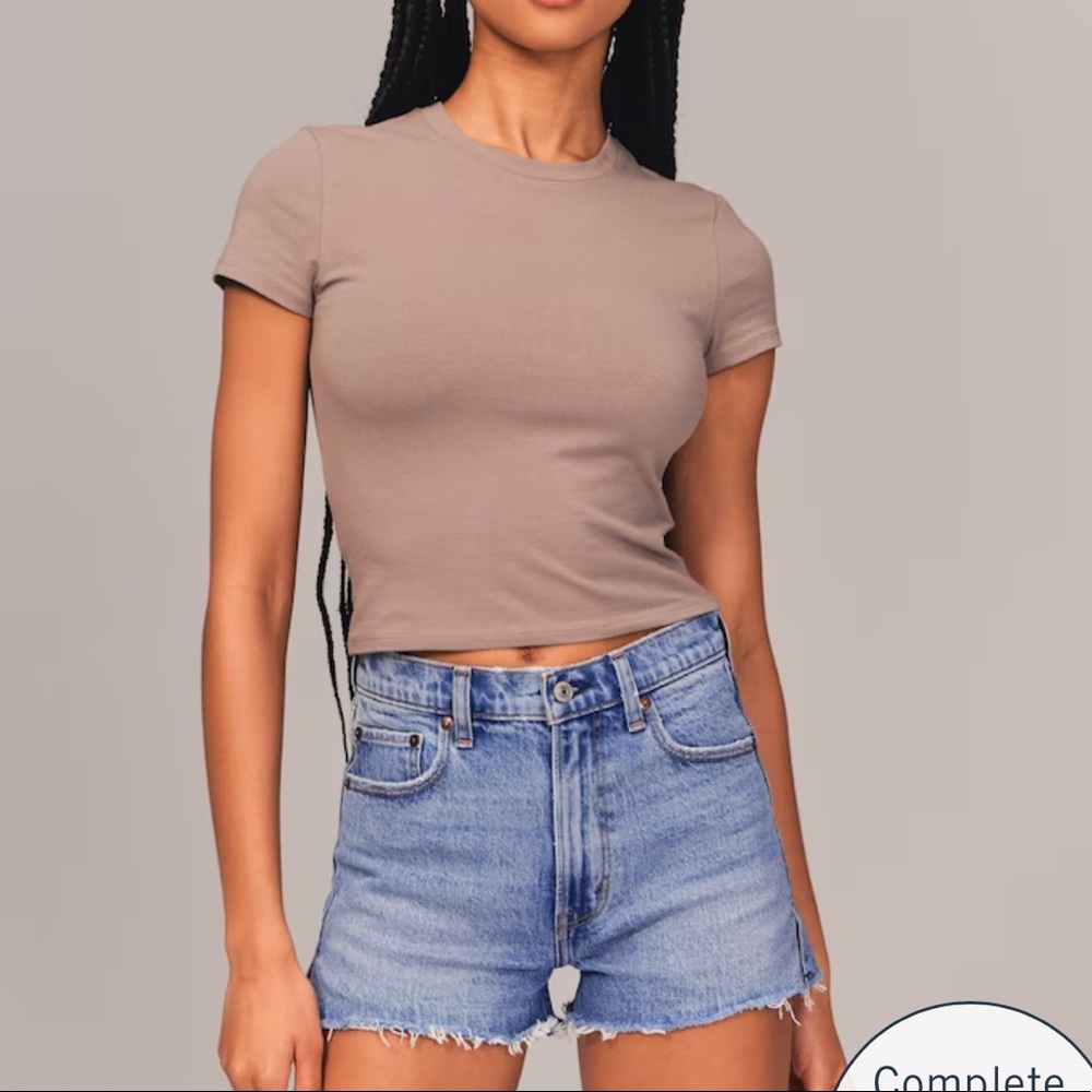 Abercrombie High Rise Mom Short